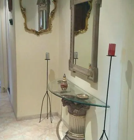 Daire Carrer De La Reina Valensiya